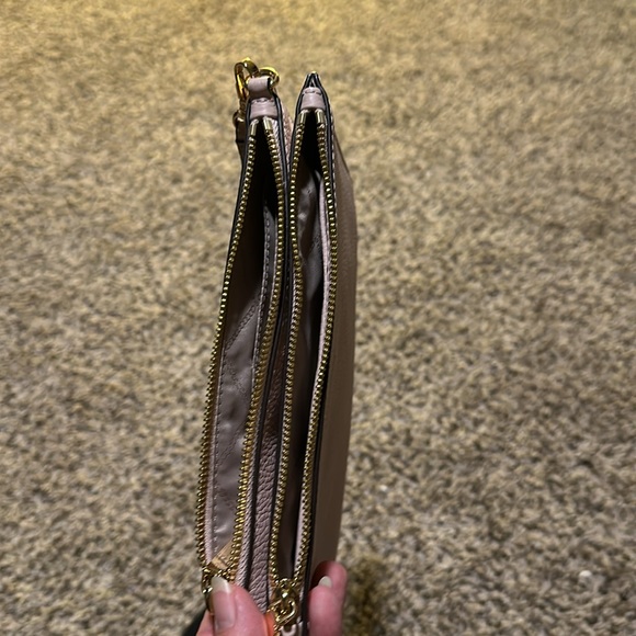 Michael Kors Pink small handbag - Picture 3 of 4